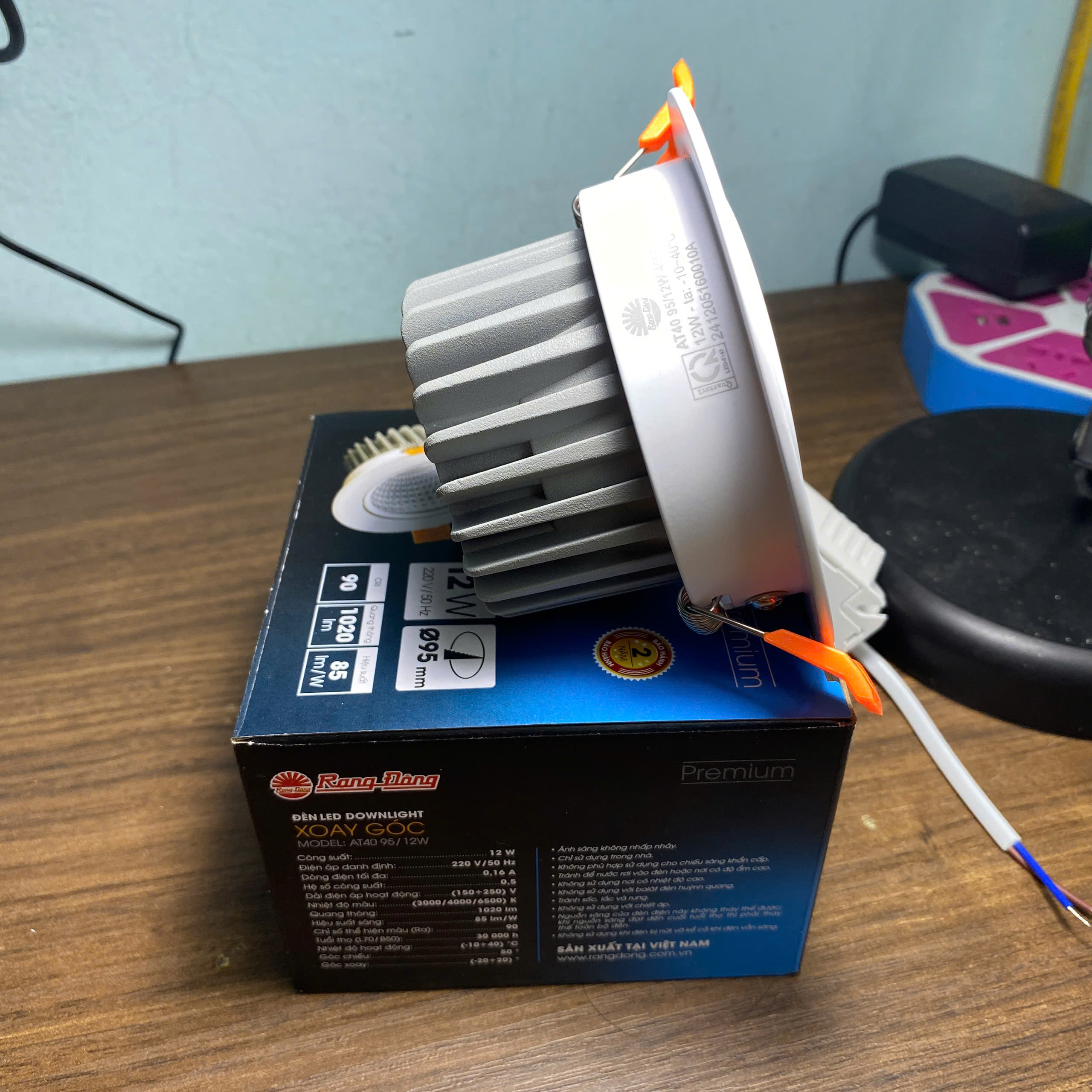 https://lighton.vn/cua-hang/den-led/den-am-tran/den-led-downlight-xoay-goc-at40-95-12w-4000k-rang-dong/ Đèn LED âm trần Downlight xoay góc AT40 95/12W Rạng Đông